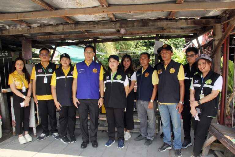 กรมวิทยาศาสตร์บริการ ลงพื้นที่ ตรวจสอบน้ำที่เปลี่ยนเป็นสีชมพู เพื่อสร้างความเข้าใจให้กับประชาชนใน หมู่ 5 ตำบลท้ายบ้านใหม่    