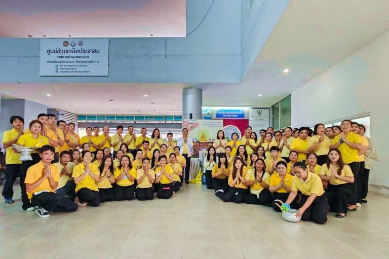 เทศบาลตำบลแพรกษา จัดกิจกรรมหล่อเทียนจำนำพรรษา ประจำปี 2567