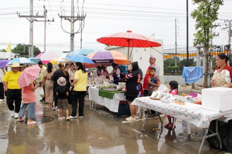 เทศบาลตำบลบางปู จัดกิจกรรมโครงการตลาดนัด “ถนน ปู เดิน” พลิดเพลินไปกับสินค้า อาหาร ผลิตภัณฑ์ ต่างๆ และการแสดงเปิดหมวก ของน้อง ๆ นักเรียนโรงเรียนสมุทรปราการ