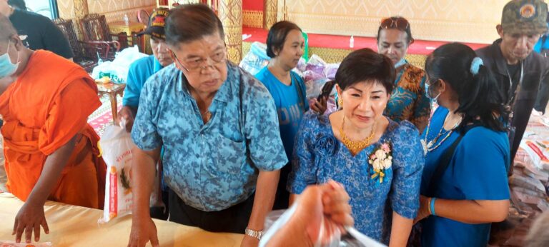 ชมรมโฮปสะพานบุญแห่งความหวังและศรัทธา (Hope Help Healing) สมุทรปราการ โดยคุณปิยนุช พาณิชย์พิศาล(แนนซี่)ประธานชมรมฯ และคณะพร้อมครอบครัวแจกทานข้าวสาร อาหารแห้งและน้ำดื่มกว่า 700 ชุดเพื่อถวายเป็นพระราชกุศล แด่ สมเด็จพระนางเจ้าสิริกิติ์ พระบรมราชชนนี พันปีหลวง 12 สิงหา 2567