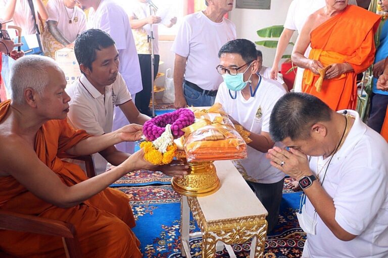 หอย ปากน้ำบวงสรวง พุทธาภิเษก เหรียญเสมา 8 รอบ พระครูสมุทรธรรมวัตร (หลวงพ่อโม) ณ อุโบสถวัดราษฎร์บำรุง (ตาเจี่ย) จังหวัดสมุทรปราการ รายได้ สมทบทุนจัดสร้างศาลาการเปรียญ