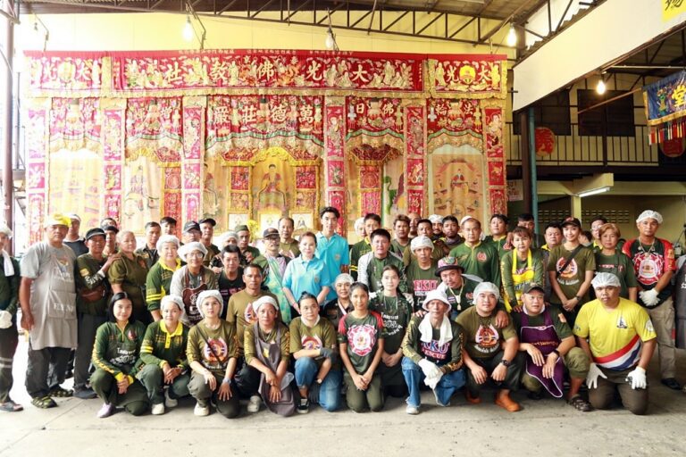 มูลนิธิร่วมกตัญญู จัดงานประเพณีเทกระจาด ประจำปี 2567