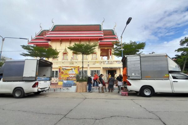 เจ้าอาวาสวัดศรีจันทร์ประดิษฐ์ จัดกิจกรรมโครงการ สายธารน้ำใจ ช่วยภัยน้ำท่วมน่าน นำข้าวสาร อาารแห้ง น้ำดื่ม สิ่งของที่จำเป็น และอุปกรณ์ทำความสะอาด เดินทางไปช่วยเหลือและให้กำลังใจแก่ผู้ประสบอุทกภัย น้ำท่วม