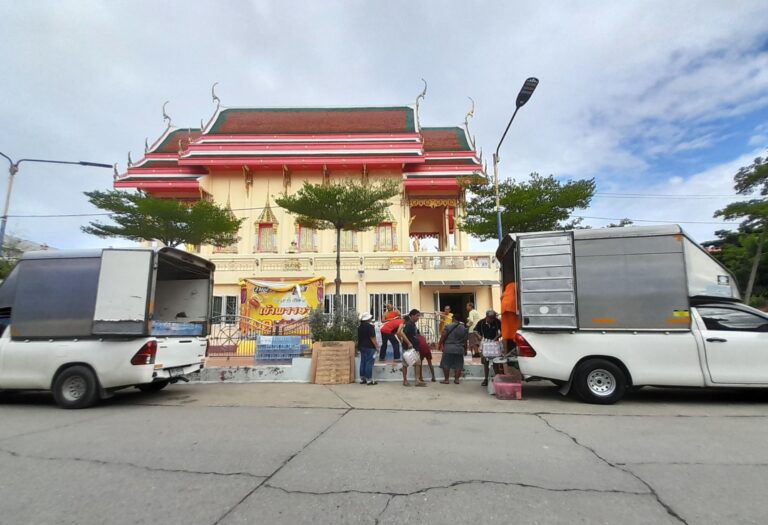เจ้าอาวาสวัดศรีจันทร์ประดิษฐ์ จัดกิจกรรมโครงการ สายธารน้ำใจ ช่วยภัยน้ำท่วมน่าน นำข้าวสาร อาารแห้ง น้ำดื่ม สิ่งของที่จำเป็น และอุปกรณ์ทำความสะอาด เดินทางไปช่วยเหลือและให้กำลังใจแก่ผู้ประสบอุทกภัย น้ำท่วม