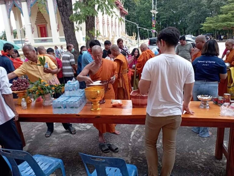 งานบุญใหญ่​ งานทำบุญออกพรรษา​ที่ วัดตลุกดู่​ อ.ทับทัน จ.อุทัยธานี​